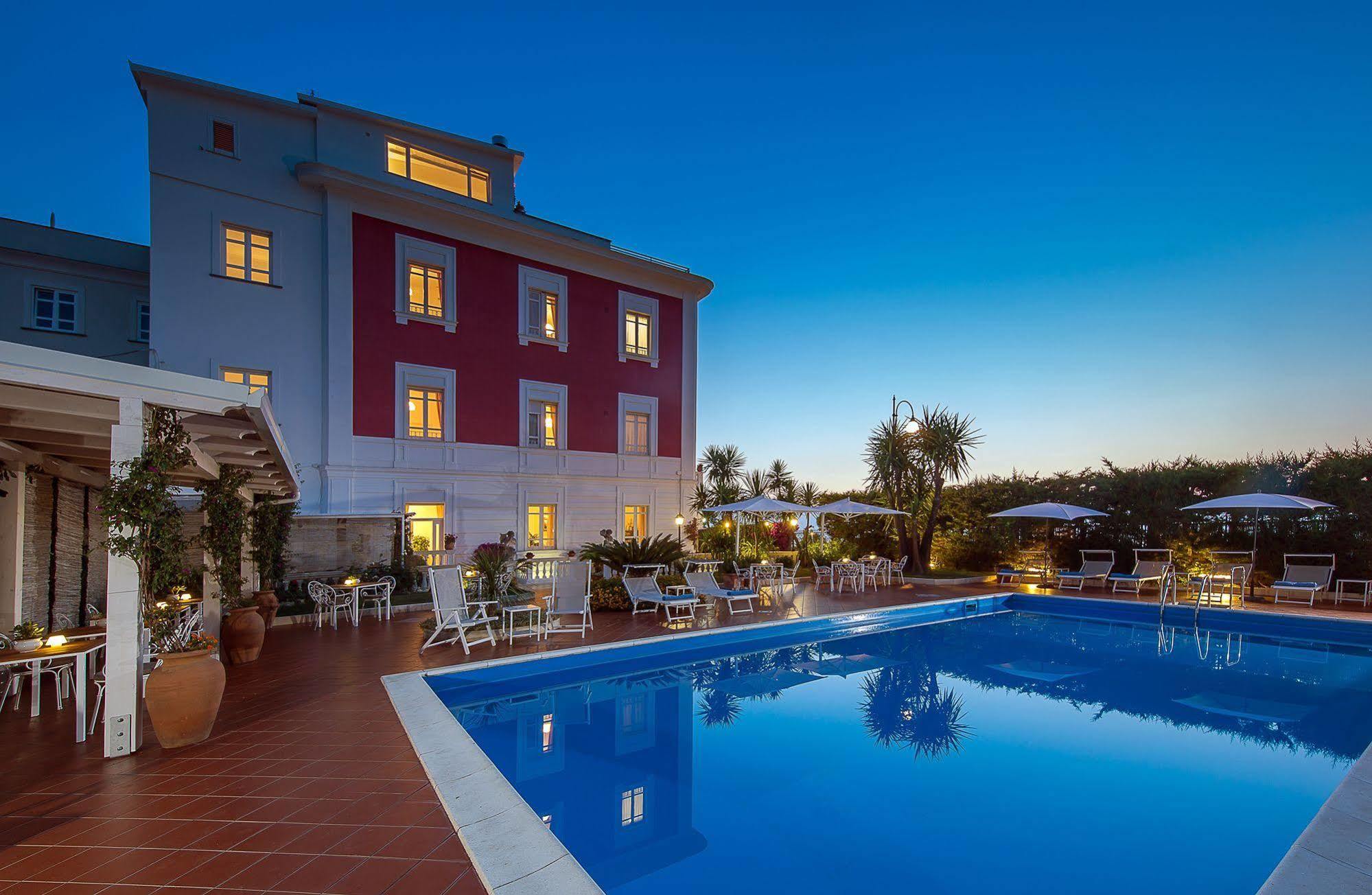 Hotel Villa Garden Сант'Анджелло Экстерьер фото